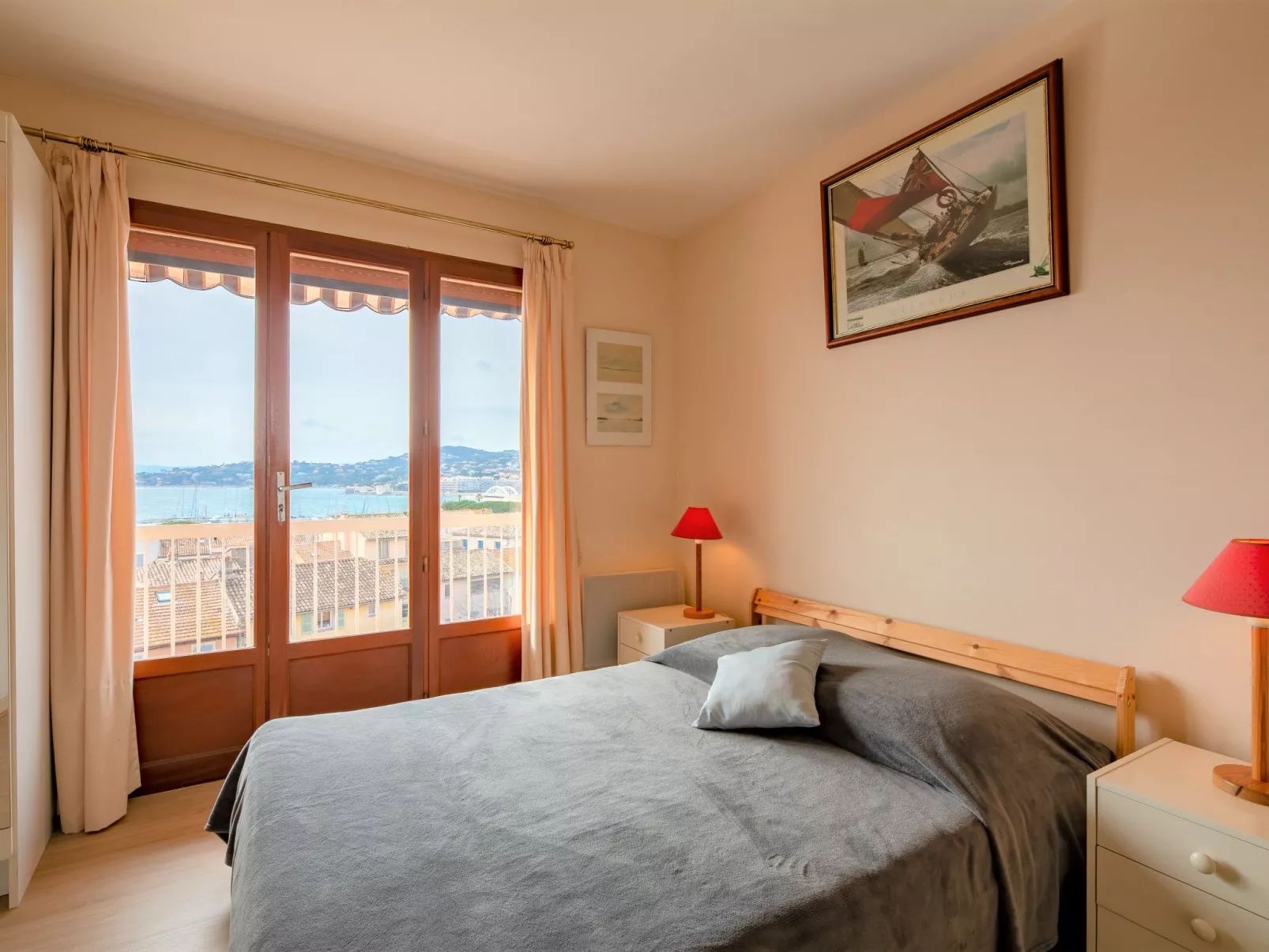 Les Pins Dorés-Inside