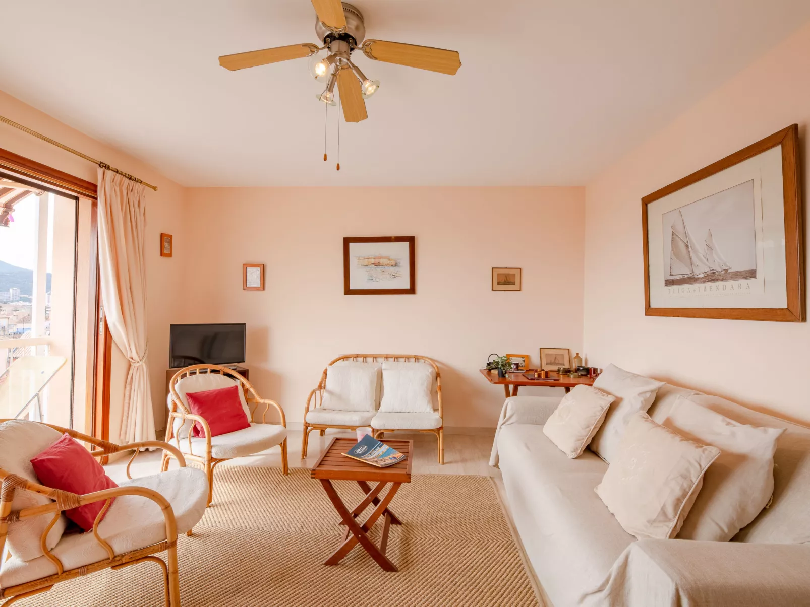 Les Pins Dorés-Inside