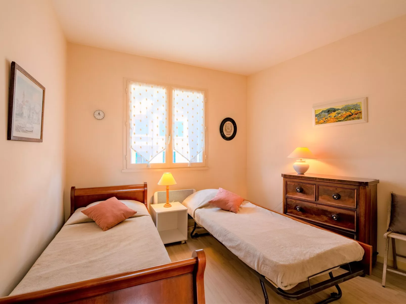Les Pins Dorés-Inside