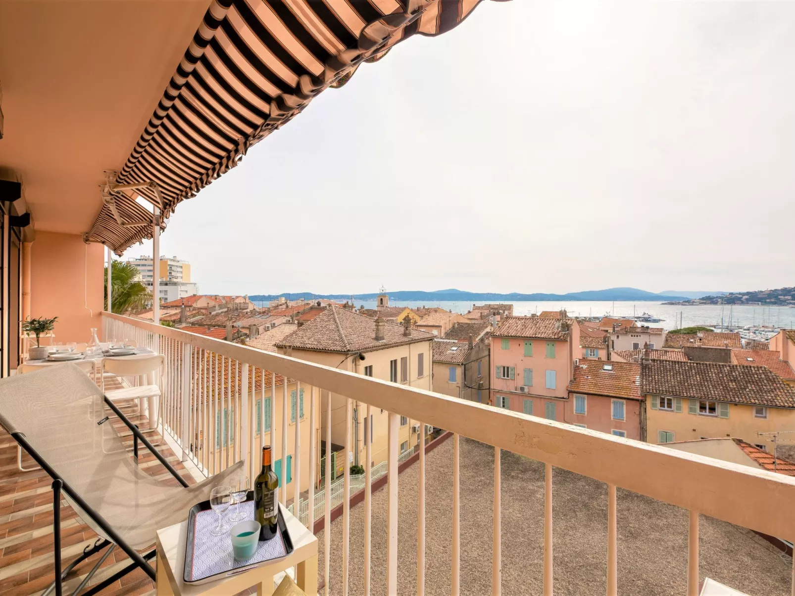Les Pins Dorés-Outside