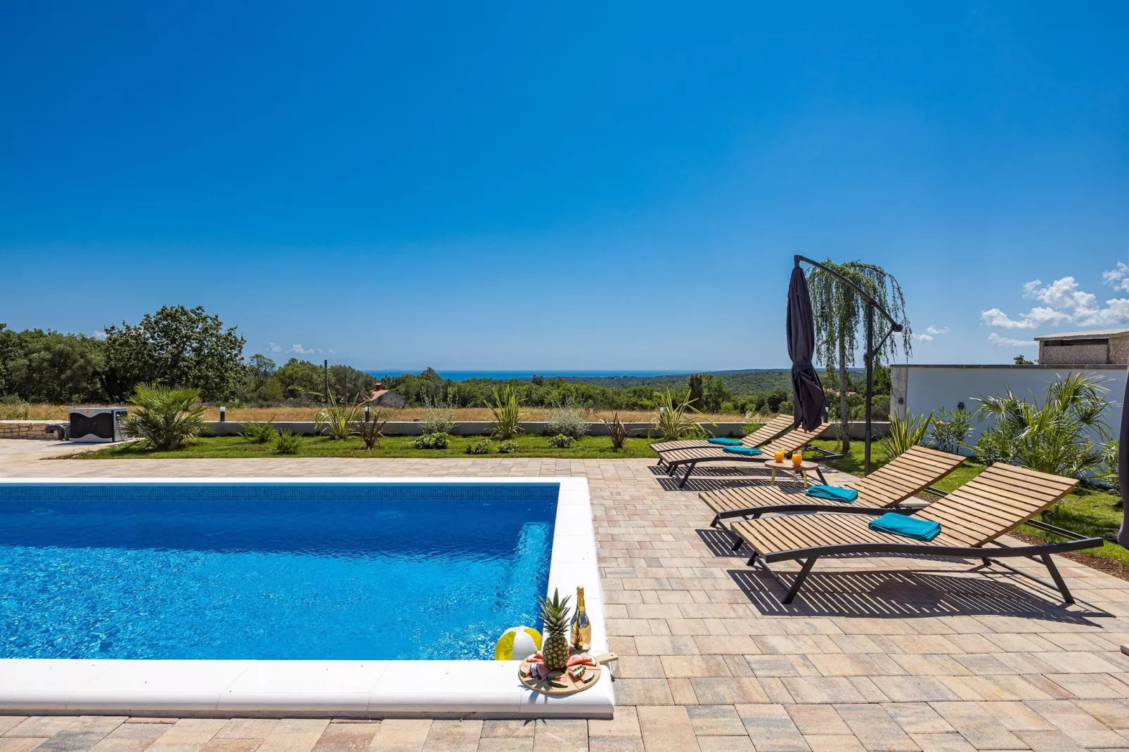 poolofhouse