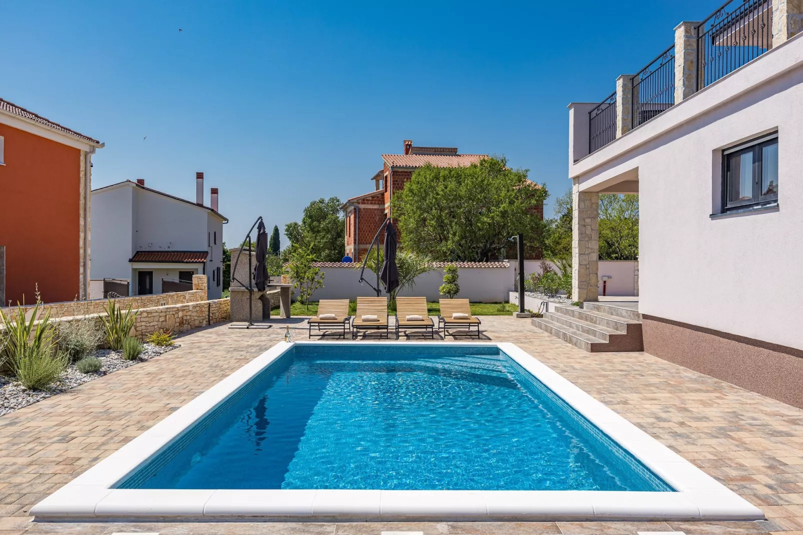 poolofhouse