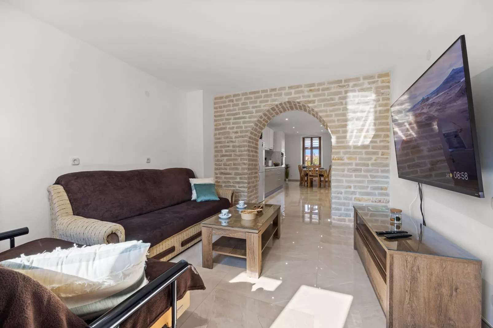 Kristijan & Jelena - Pool, Jacuzzi, Playground-Living room
