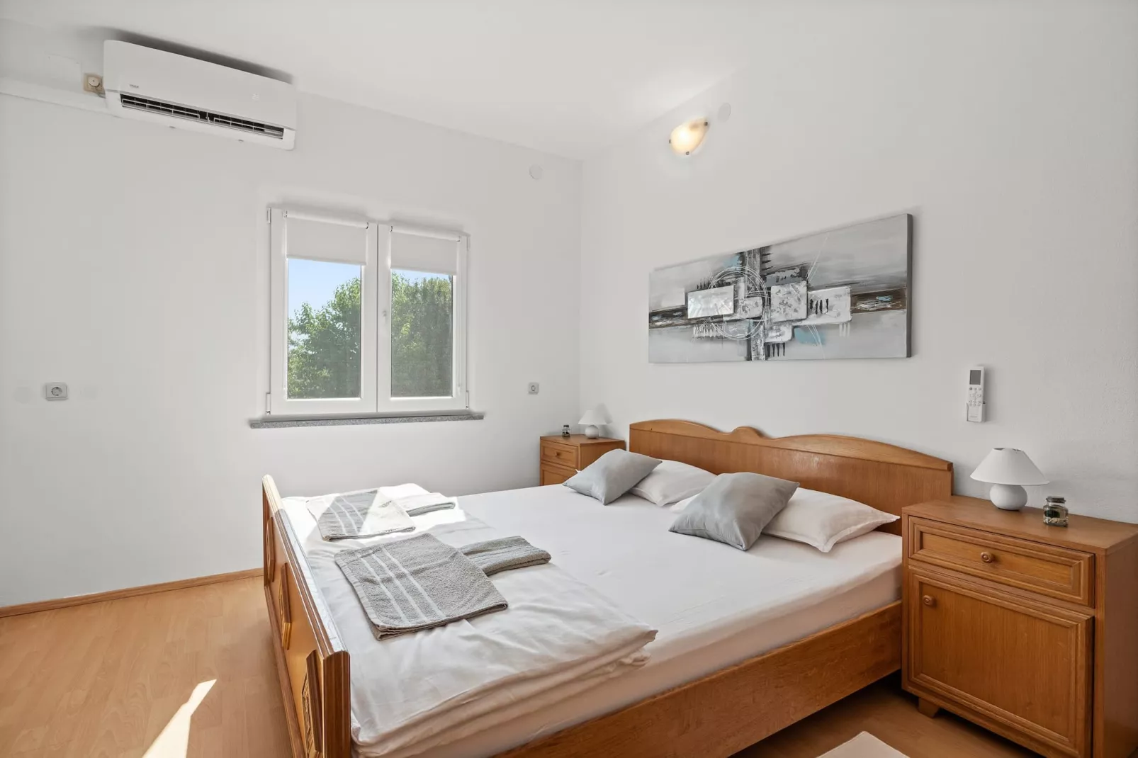 Kristijan & Jelena - Pool, Jacuzzi, Playground-Bedroom