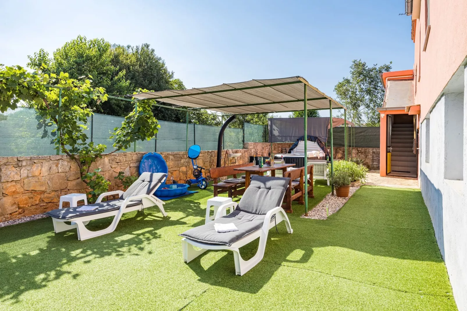 Kristijan & Jelena - Pool, Jacuzzi, Playground-Gardens summer