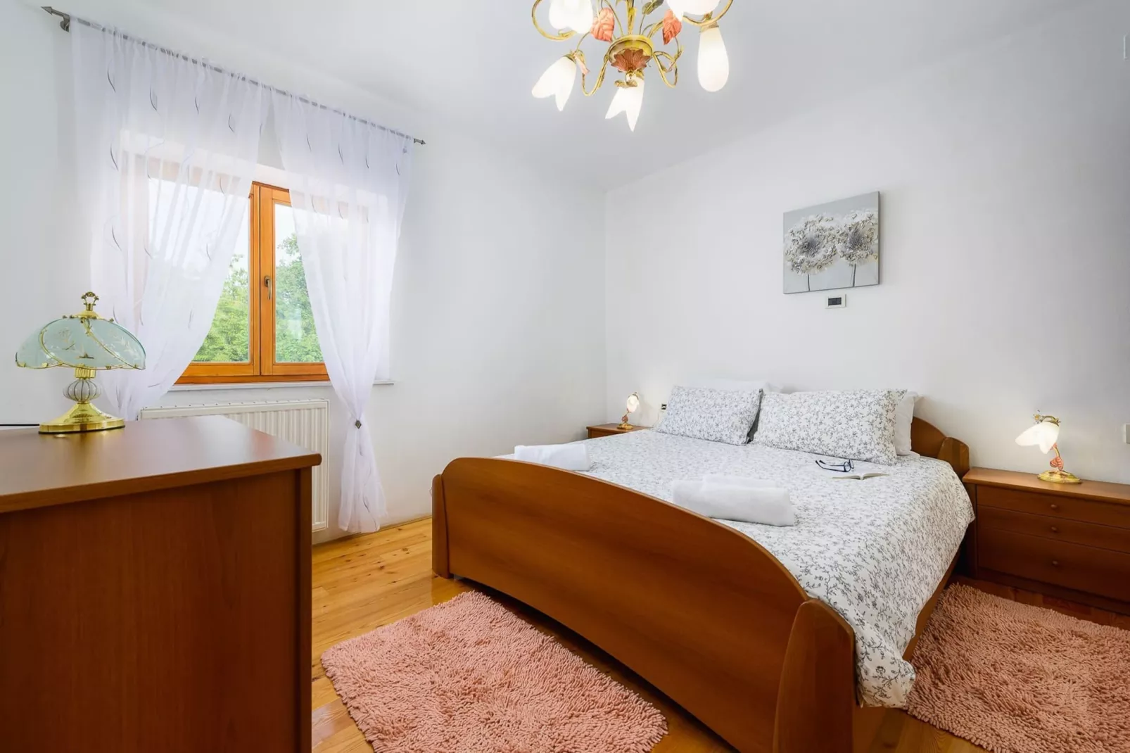Apartment Lara with Swimming Pool - Paradiz-Schlafzimmer