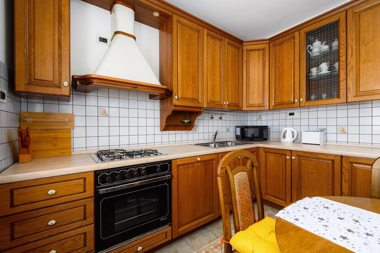 Apartment Lara with Swimming Pool - Paradiz-Küche