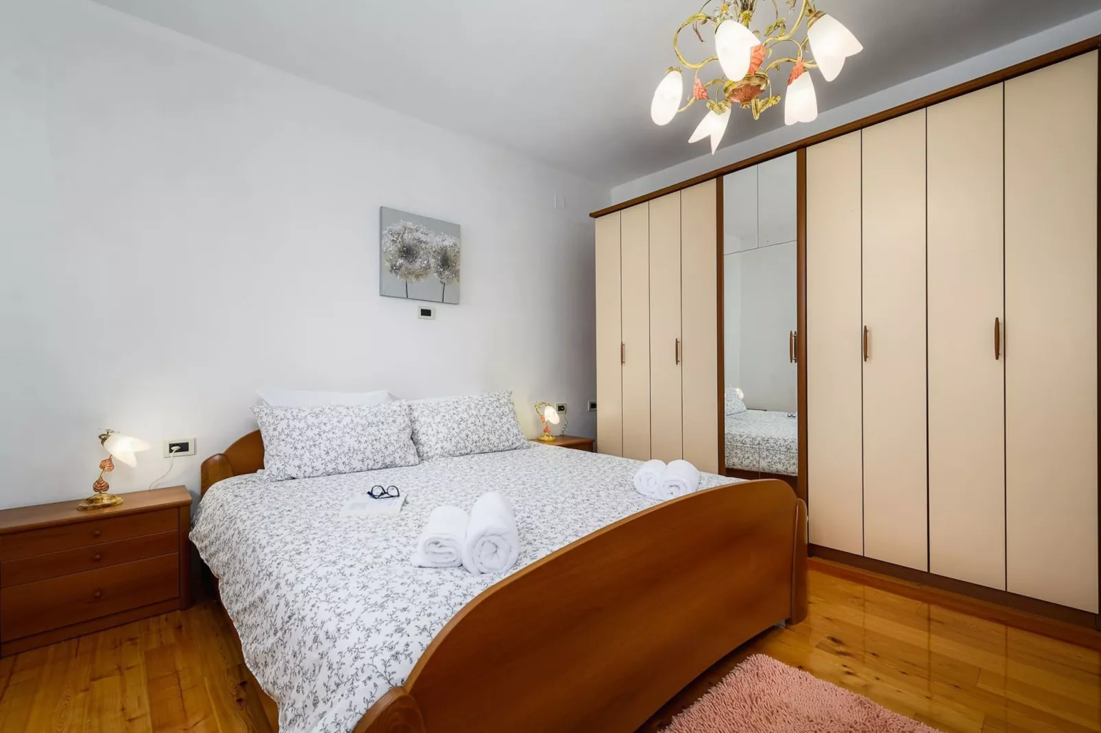 Apartment Lara with Swimming Pool - Paradiz-Schlafzimmer