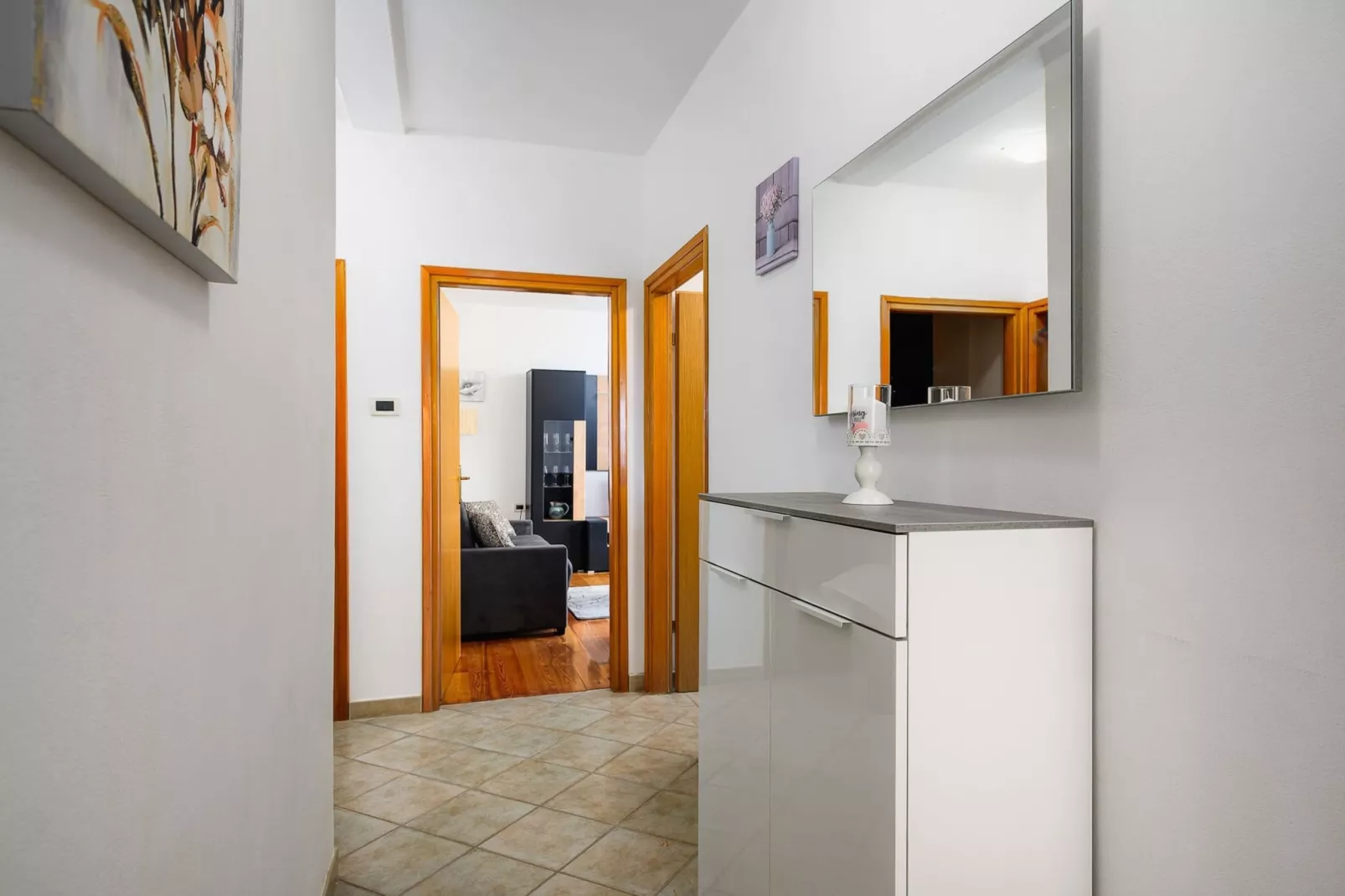 Apartment Lara with Swimming Pool - Paradiz-Schlafzimmer