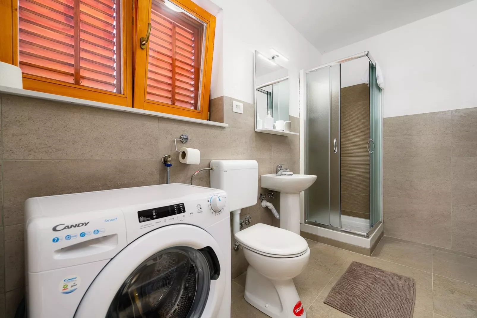 Apartment Lara with Swimming Pool - Paradiz-Badezimmer