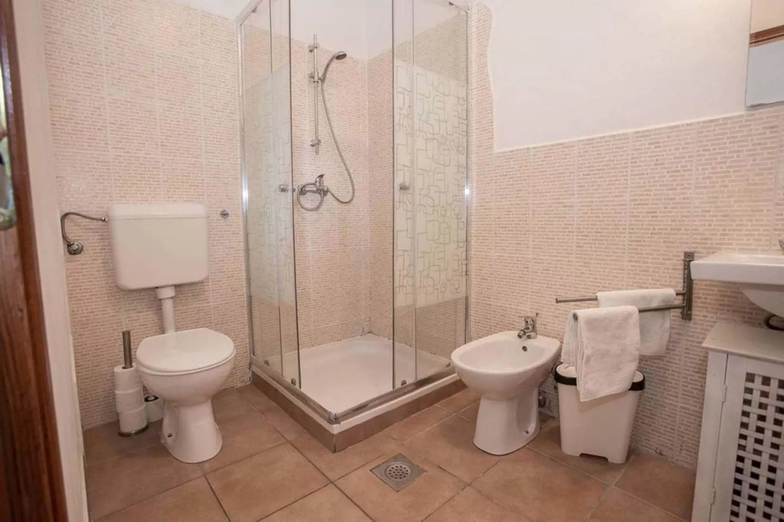 Casa Deborah with Private Pool-Bathroom
