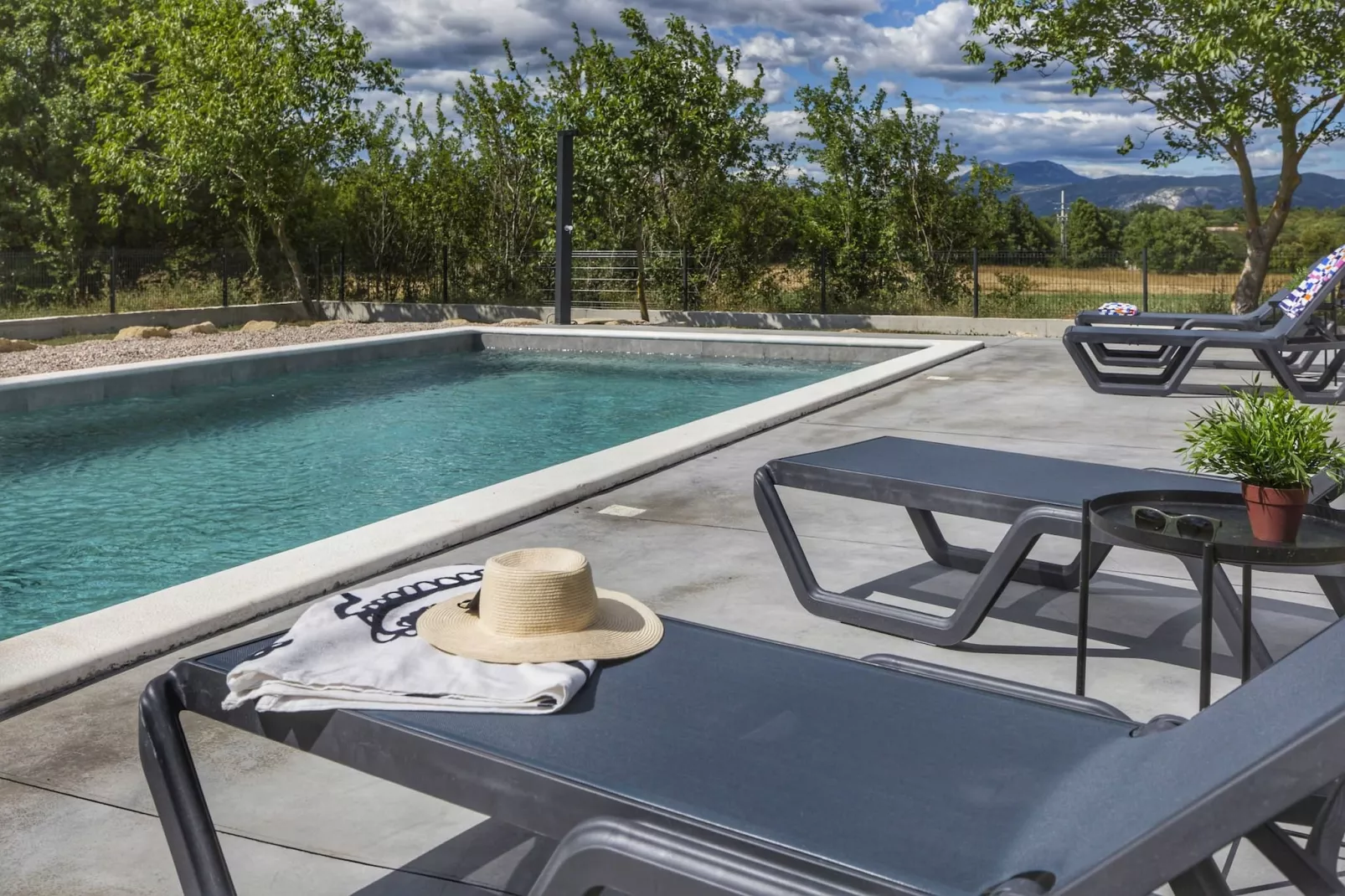 poolofhouse