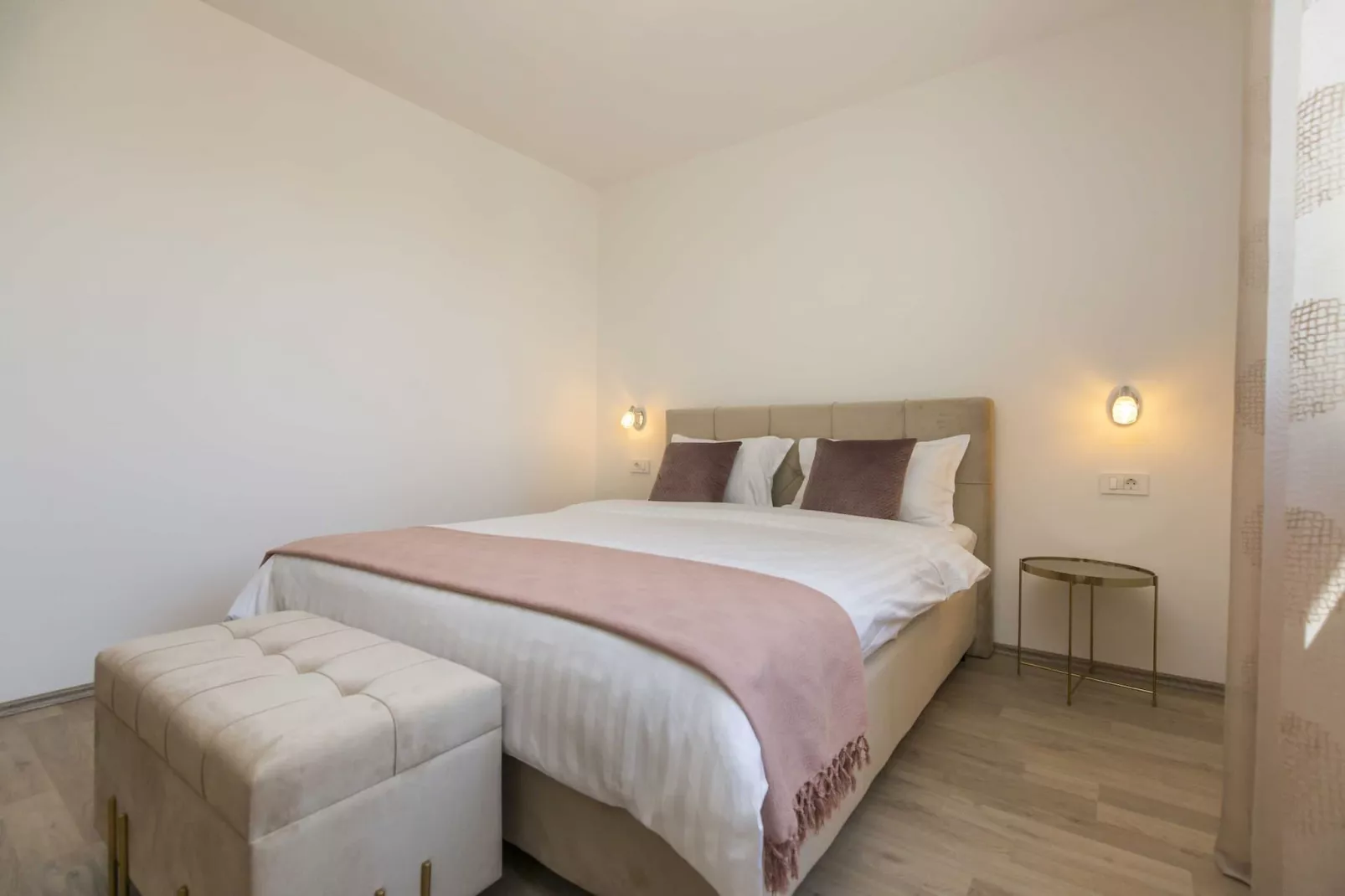 Apartment Mirna with Pool and Lovely Garden-Bedroom