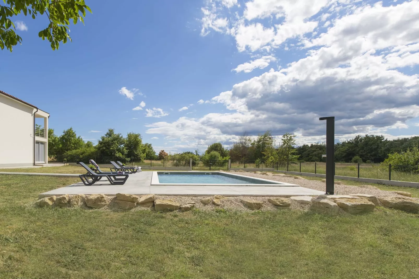 Apartment Mirna with Pool and Lovely Garden-Pool