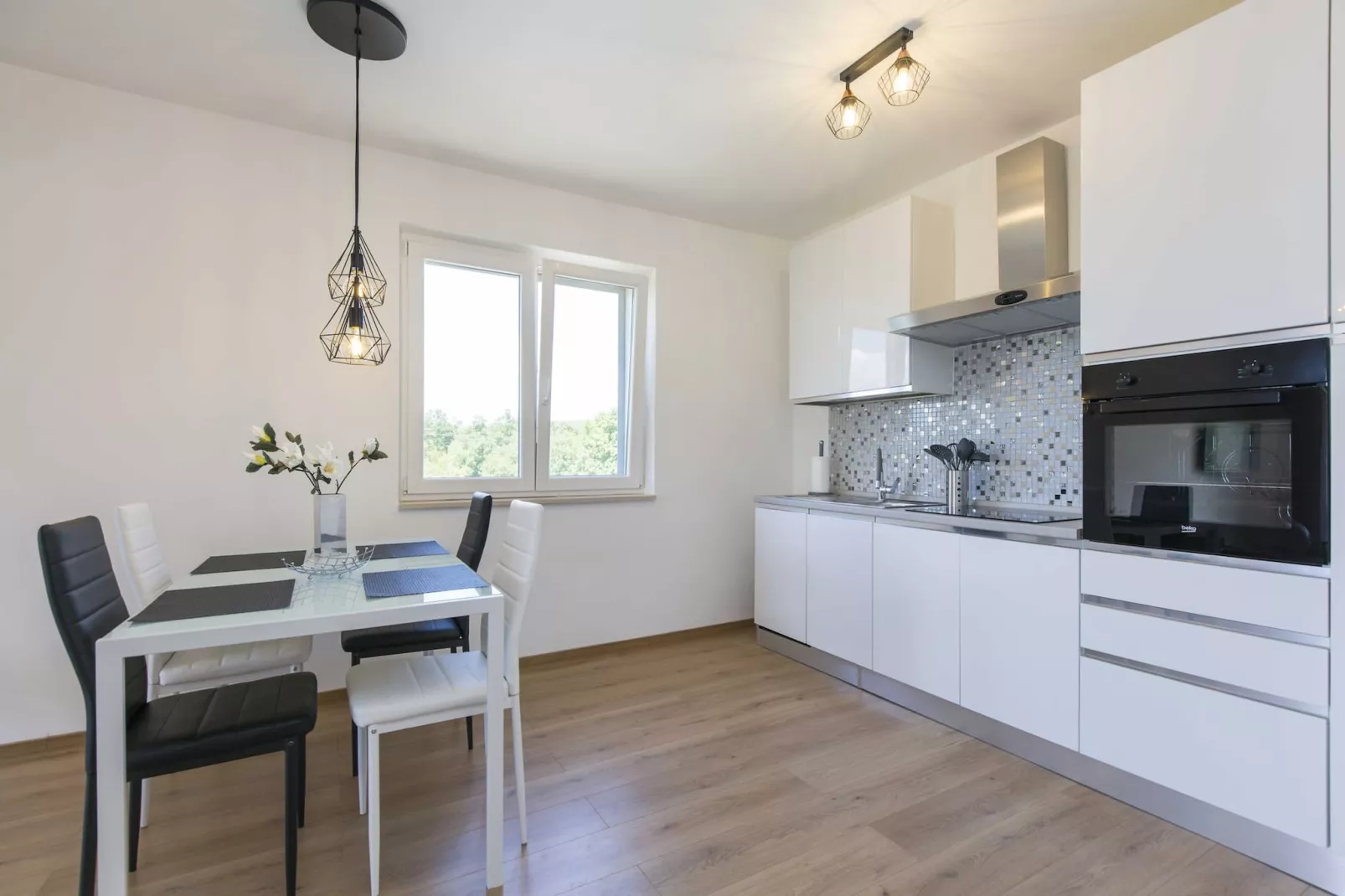 Apartment Mirna with Pool and Lovely Garden-Dining room