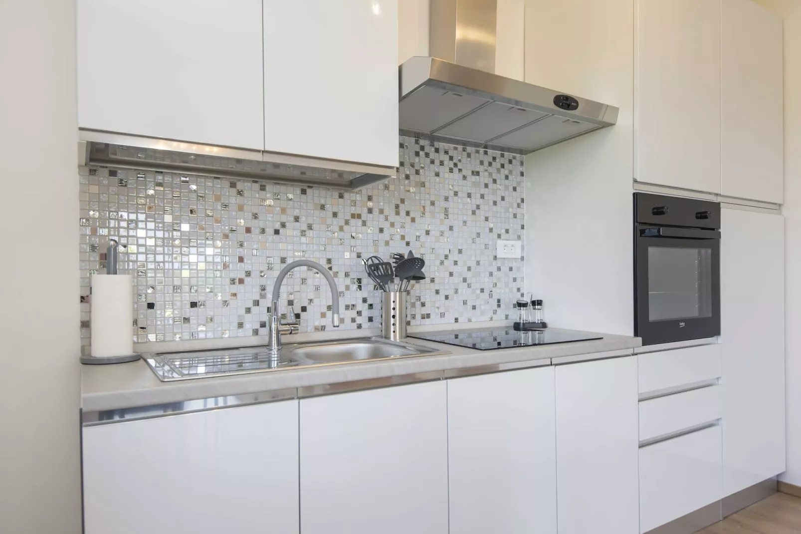 Apartment Mirna with Pool and Lovely Garden-Kitchen
