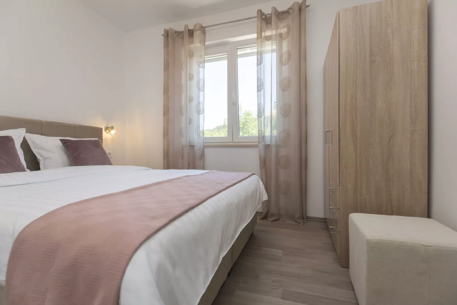 Apartment Mirna with Pool and Lovely Garden-Bedroom