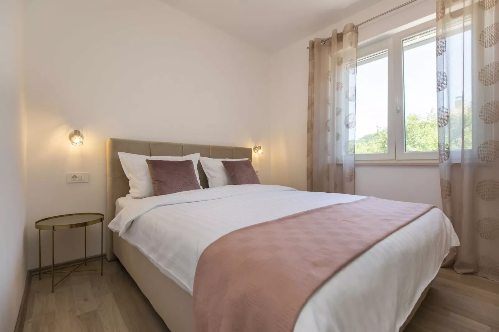 Apartment Mirna with Pool and Lovely Garden-Bedroom