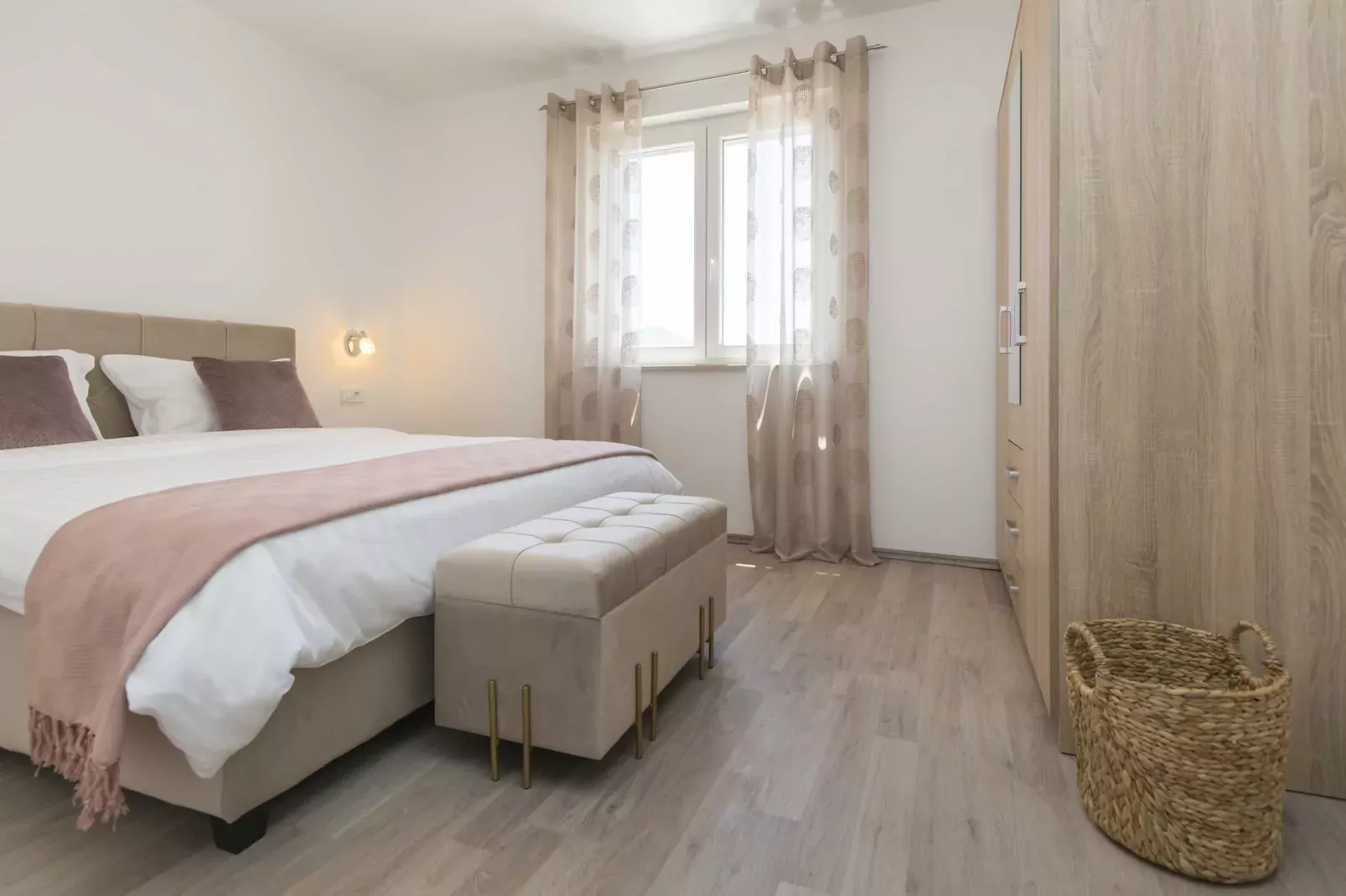 Apartment Mirna with Pool and Lovely Garden-Bedroom