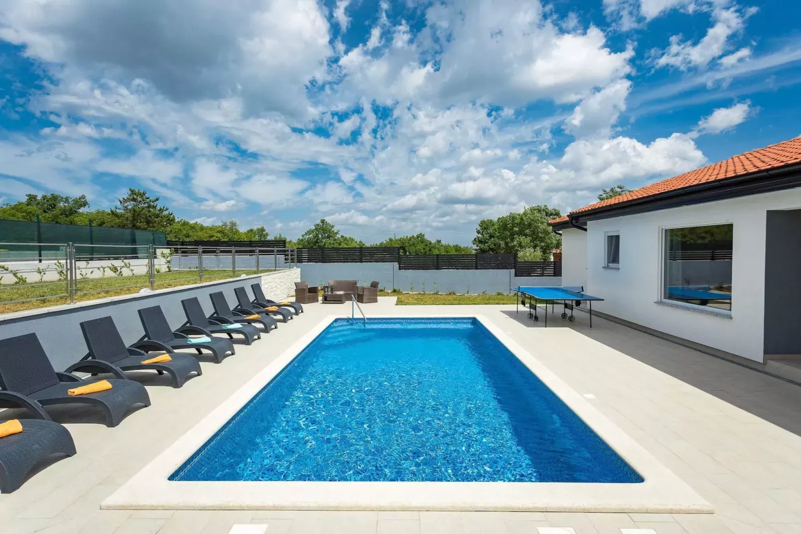 Holiday Home Greta with Private Pool-Pool