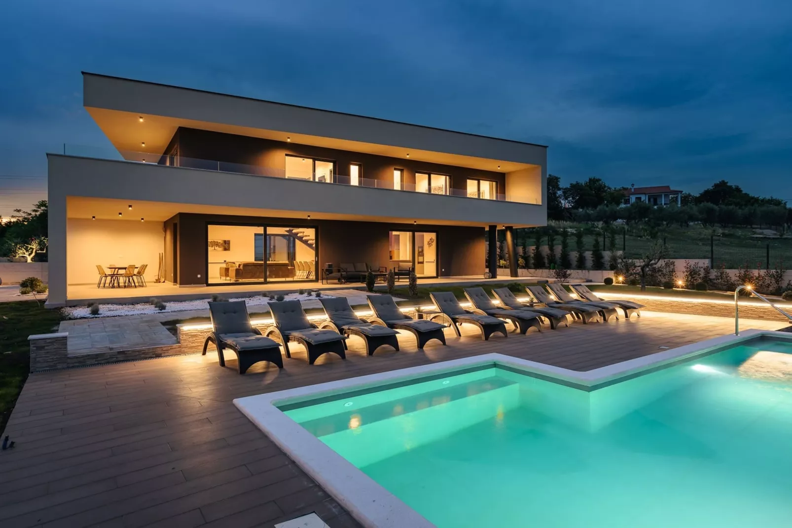 Villa de la Vie with Heated Swimming Pool-Pool