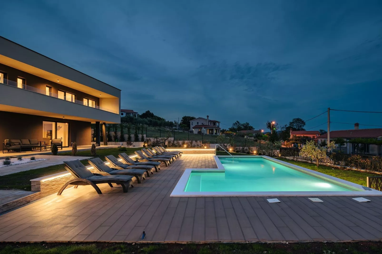 Villa de la Vie with Heated Swimming Pool-Pool