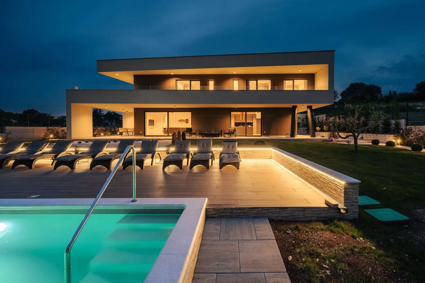 Villa de la Vie with Heated Swimming Pool-Not tagged