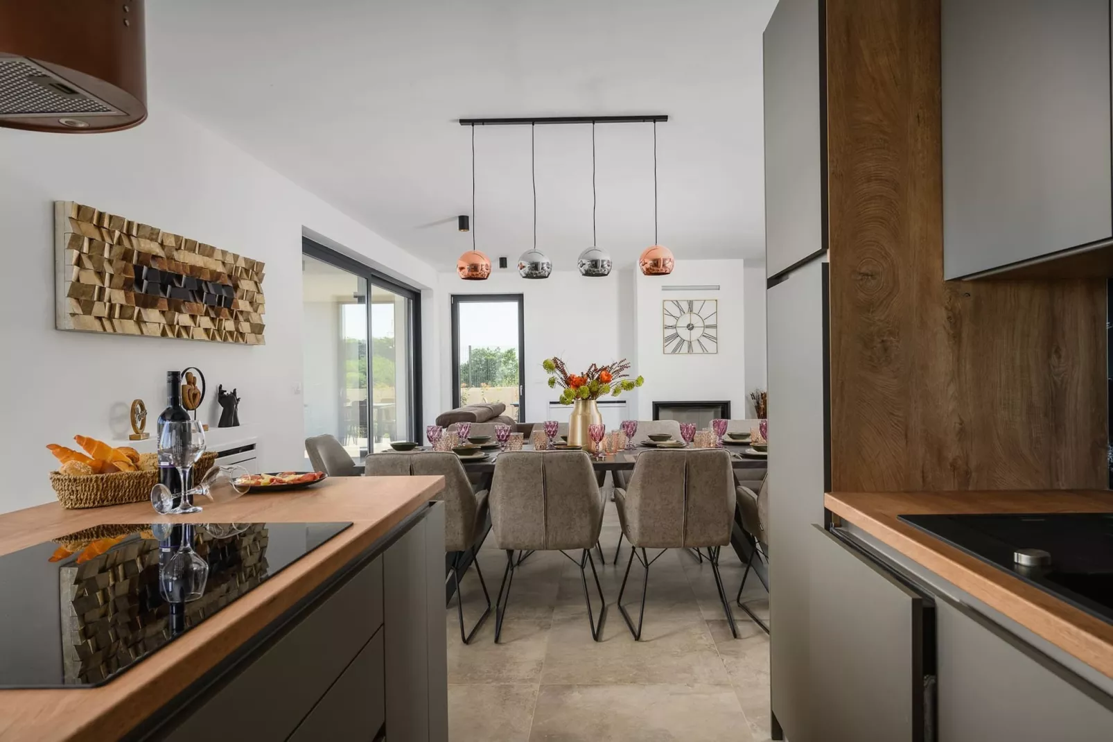 Villa de la Vie with Heated Swimming Pool-Kitchen