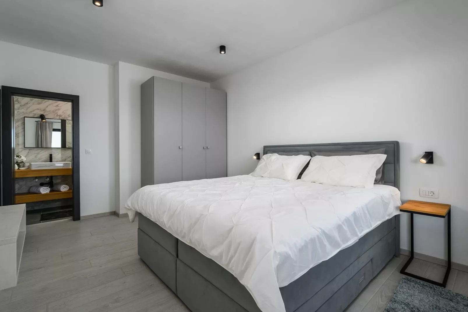 Villa de la Vie with Heated Swimming Pool-Bedroom