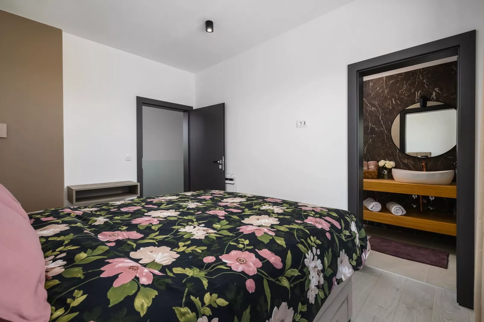 Villa de la Vie with Heated Swimming Pool-Bedroom