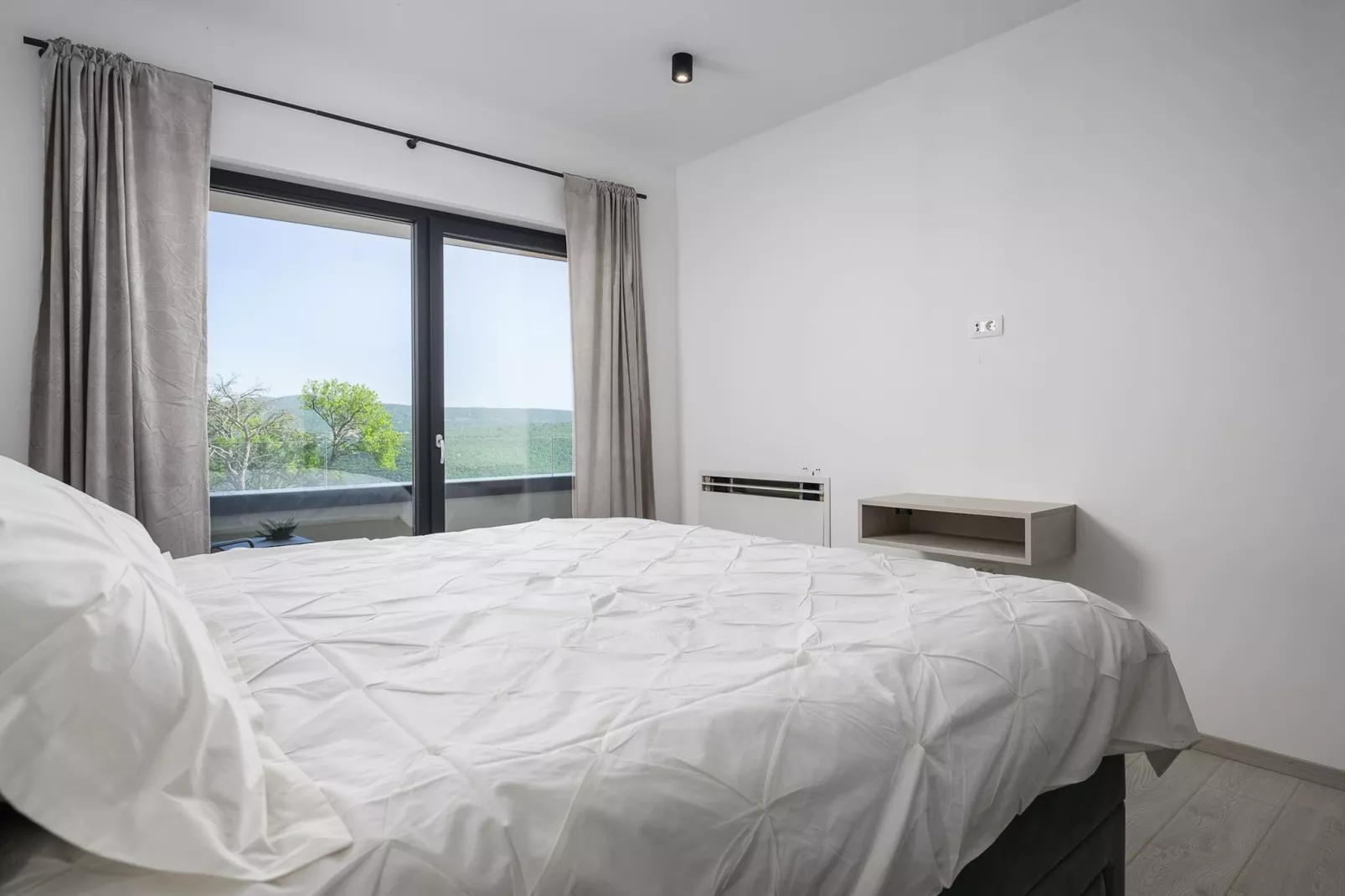 Villa de la Vie with Heated Swimming Pool-Bedroom