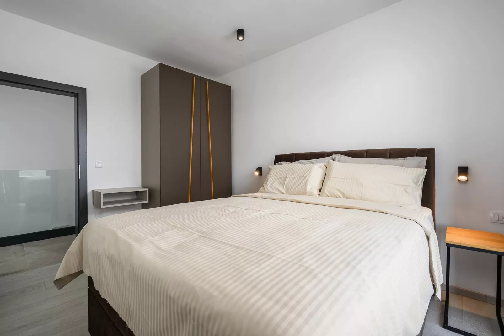 Villa de la Vie with Heated Swimming Pool-Bedroom