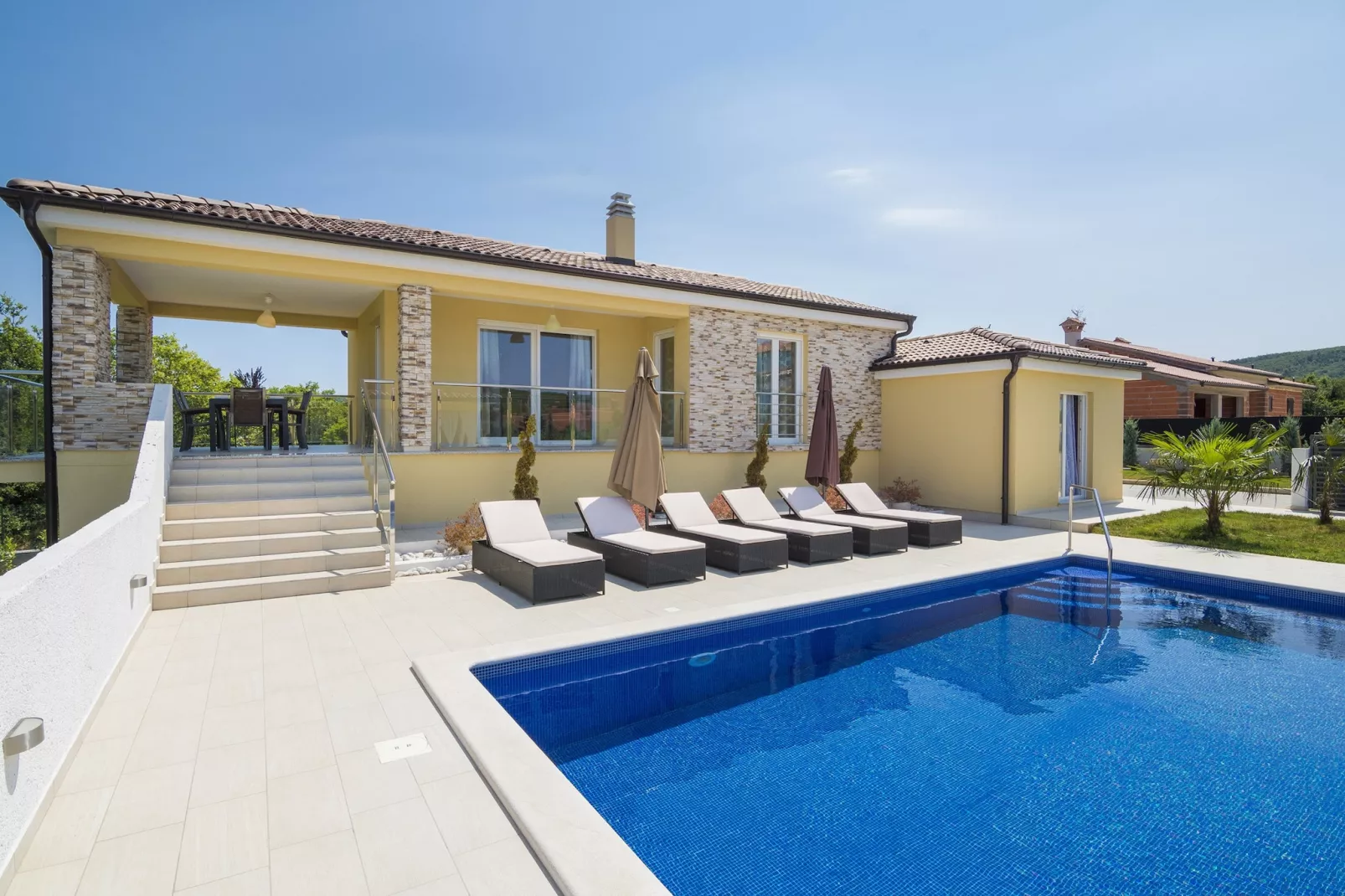 Villa Land with Private Pool-Pool