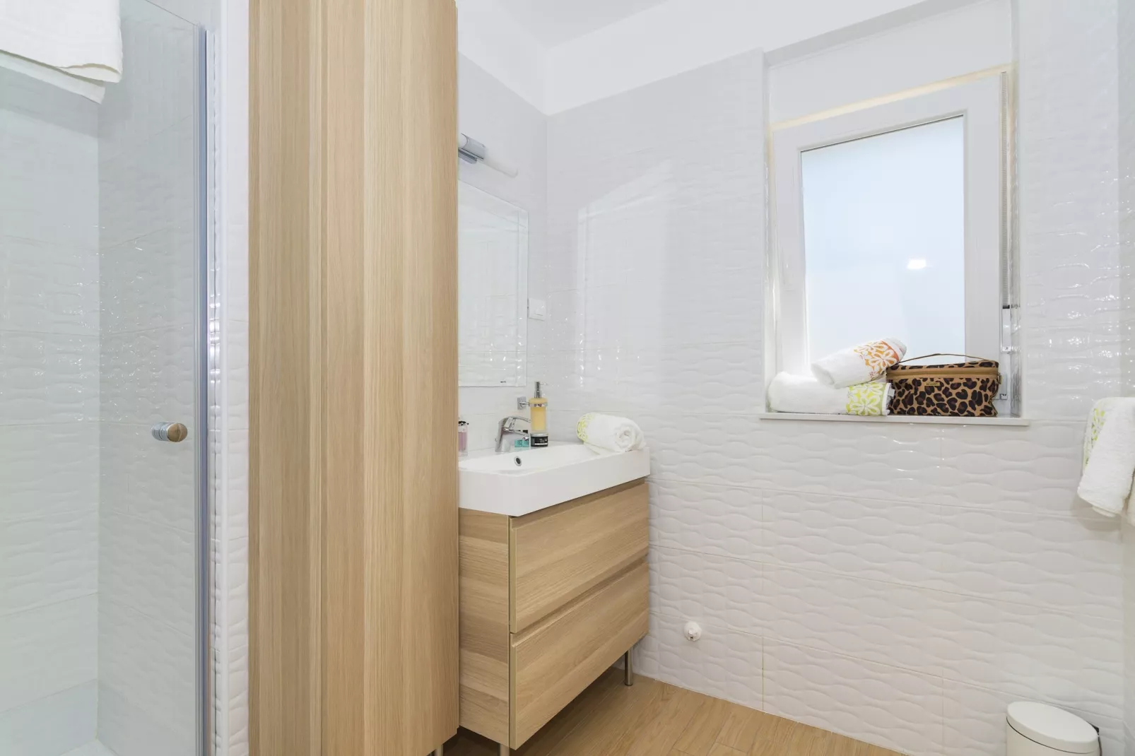Villa Land with Private Pool-Bathroom