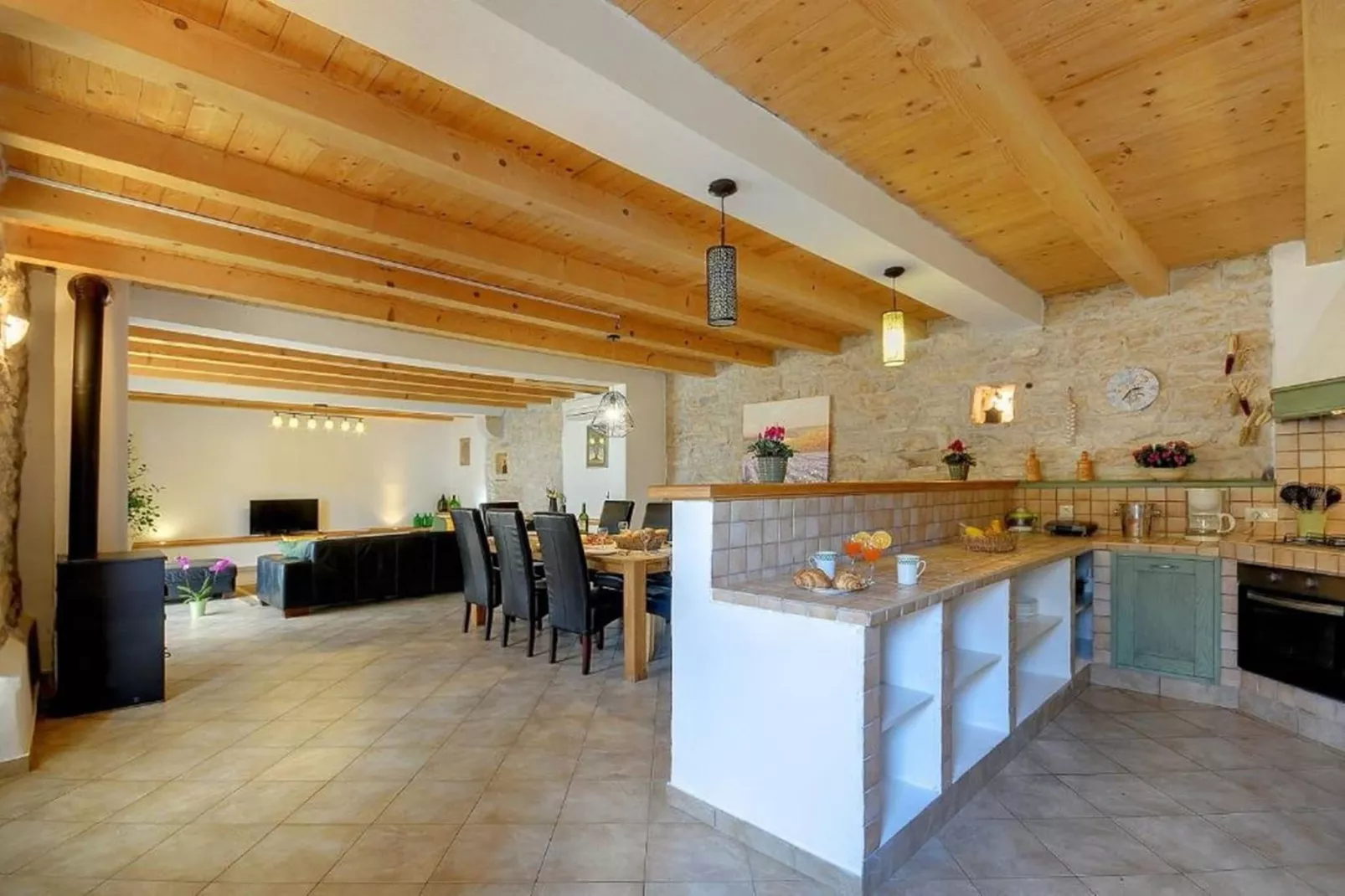 Villa Katherine with Pool and Game Room-Kitchen