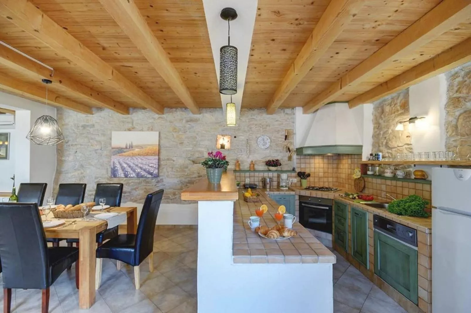 Villa Katherine with Pool and Game Room-Kitchen