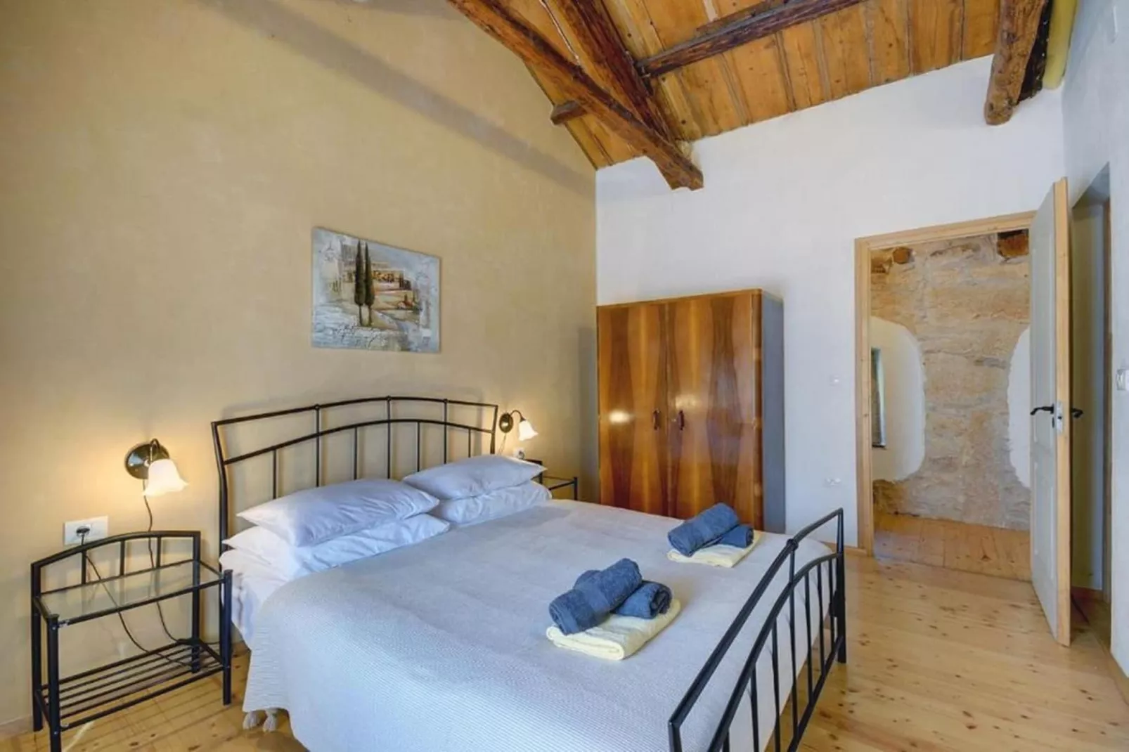 Villa Katherine with Pool and Game Room-Bedroom