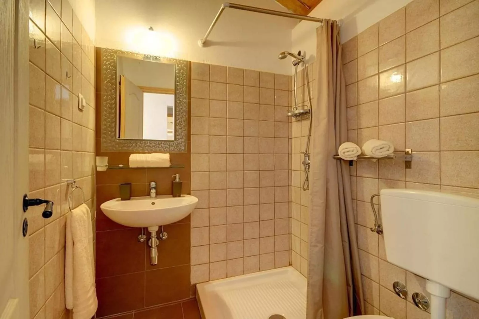 Villa Katherine with Pool and Game Room-Bedroom