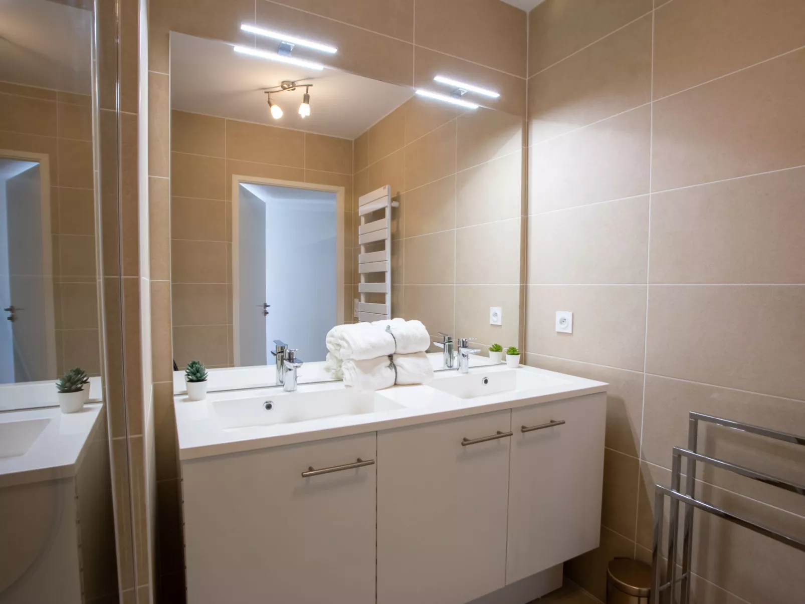 Le Clos Jardin-Inside