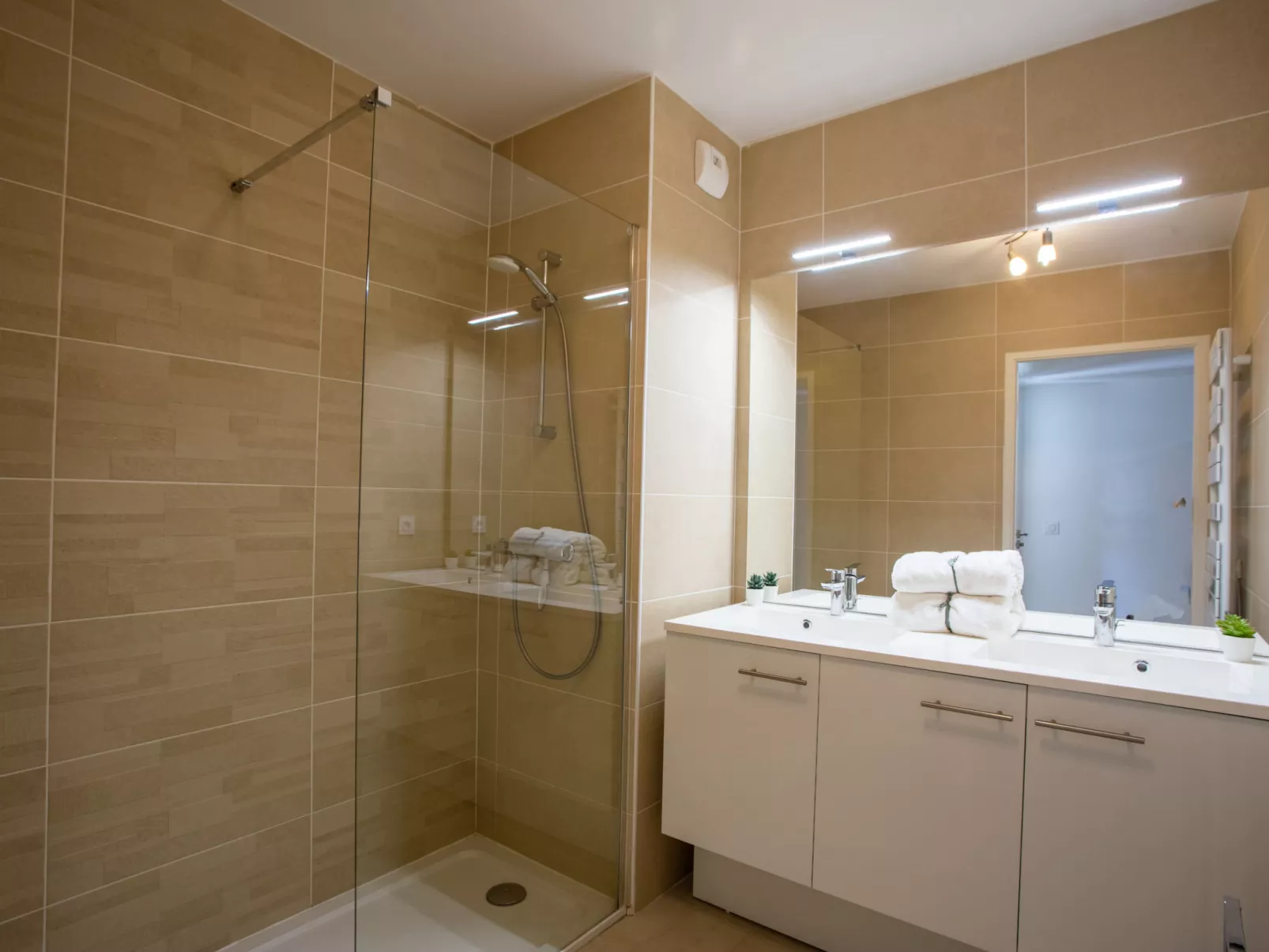 Le Clos Jardin-Inside