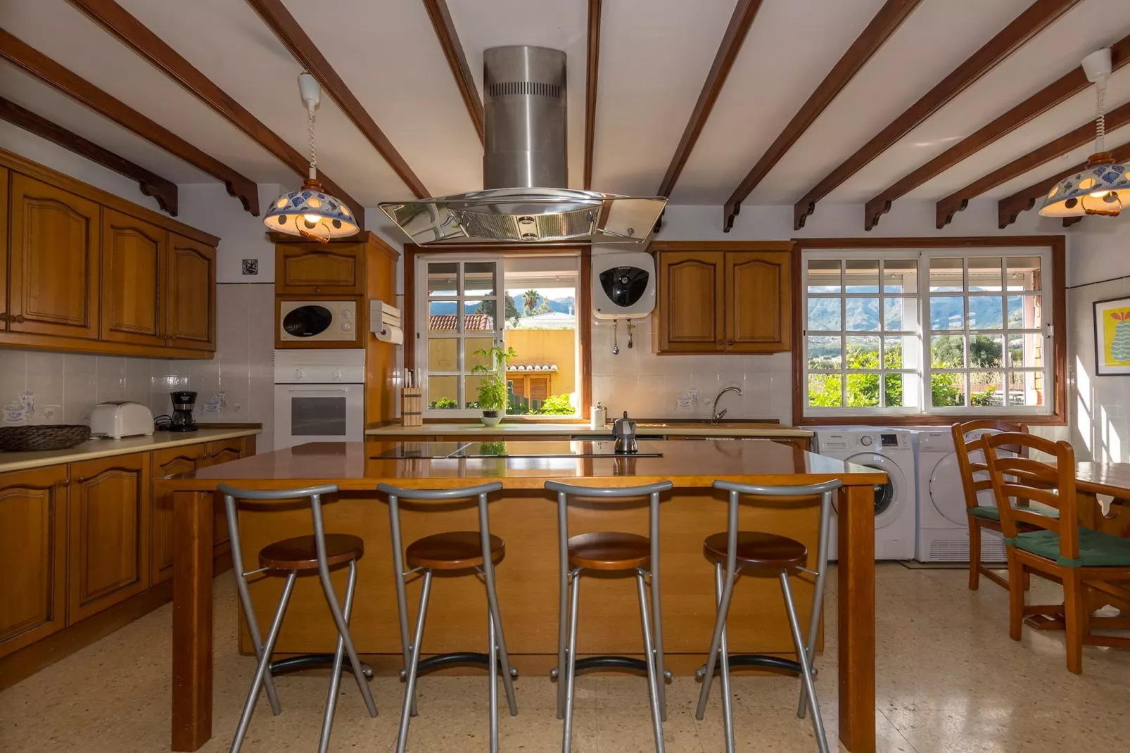 GC0181  Los Almendros-Kitchen