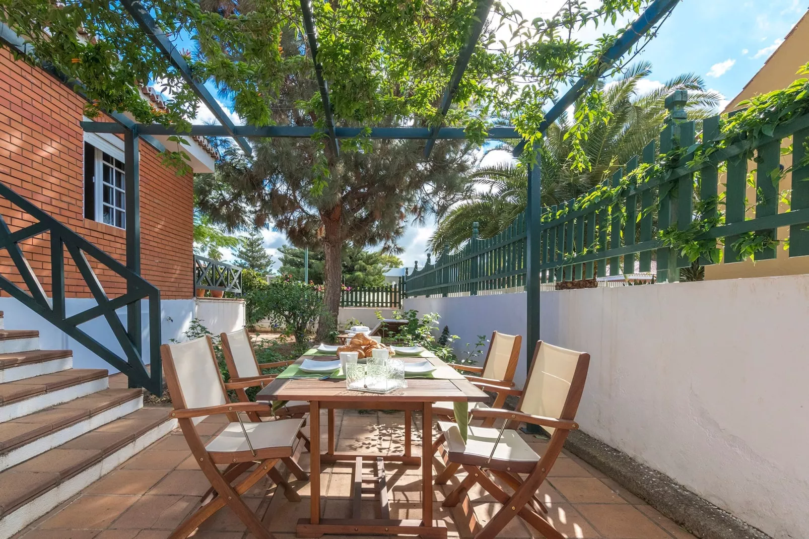 GC0181  Los Almendros-Terrace balcony