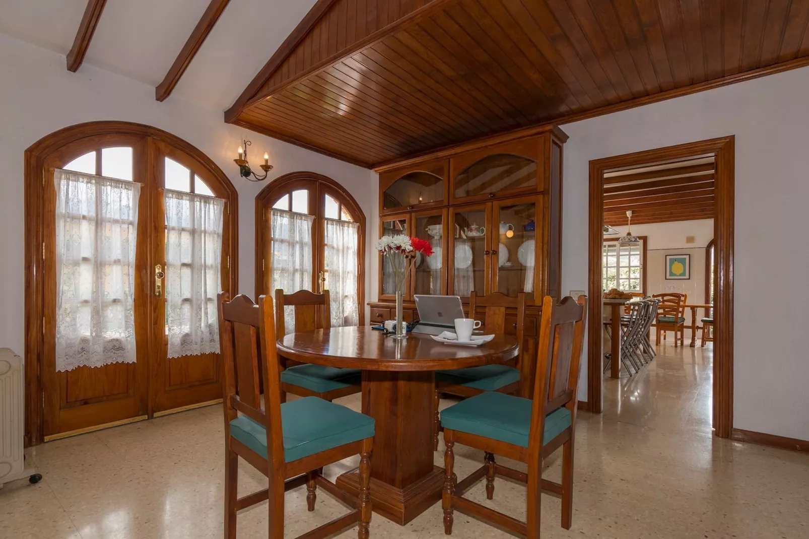 GC0181  Los Almendros-Dining room