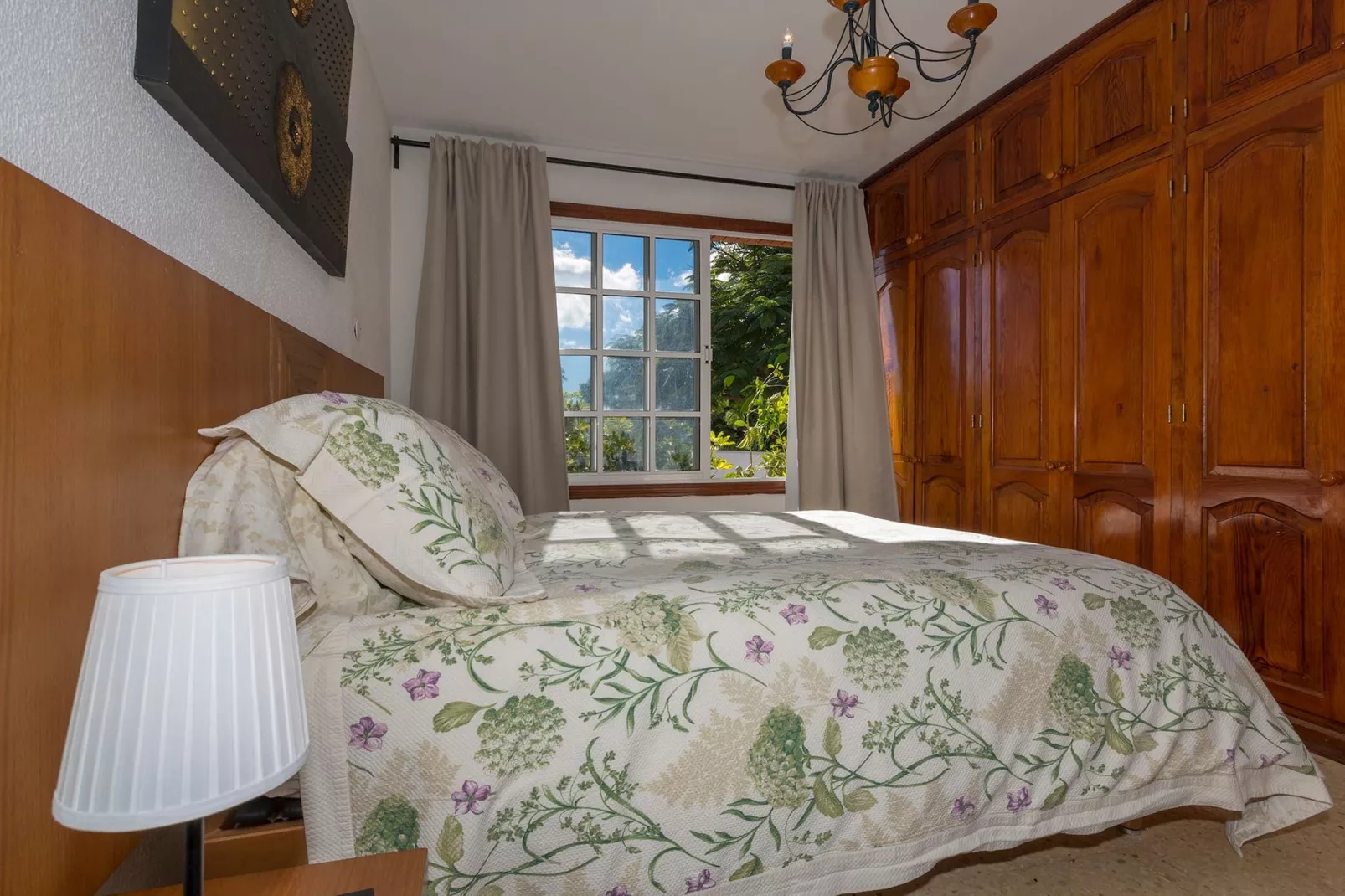 GC0181  Los Almendros-Bedroom