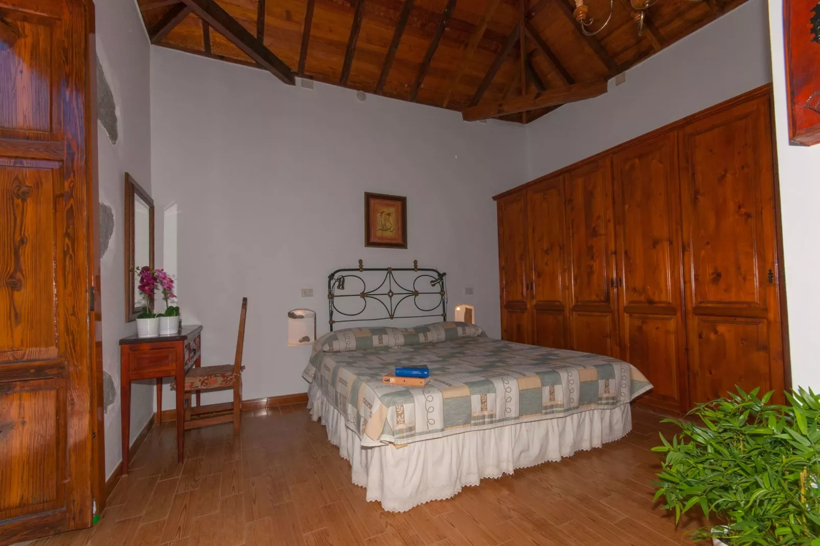 GC0260 Los Naranjillos-Bedroom