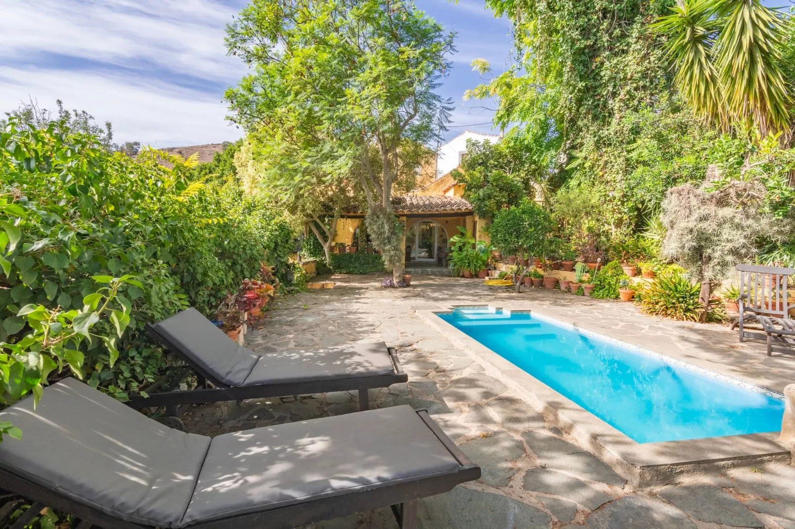 poolofhouse