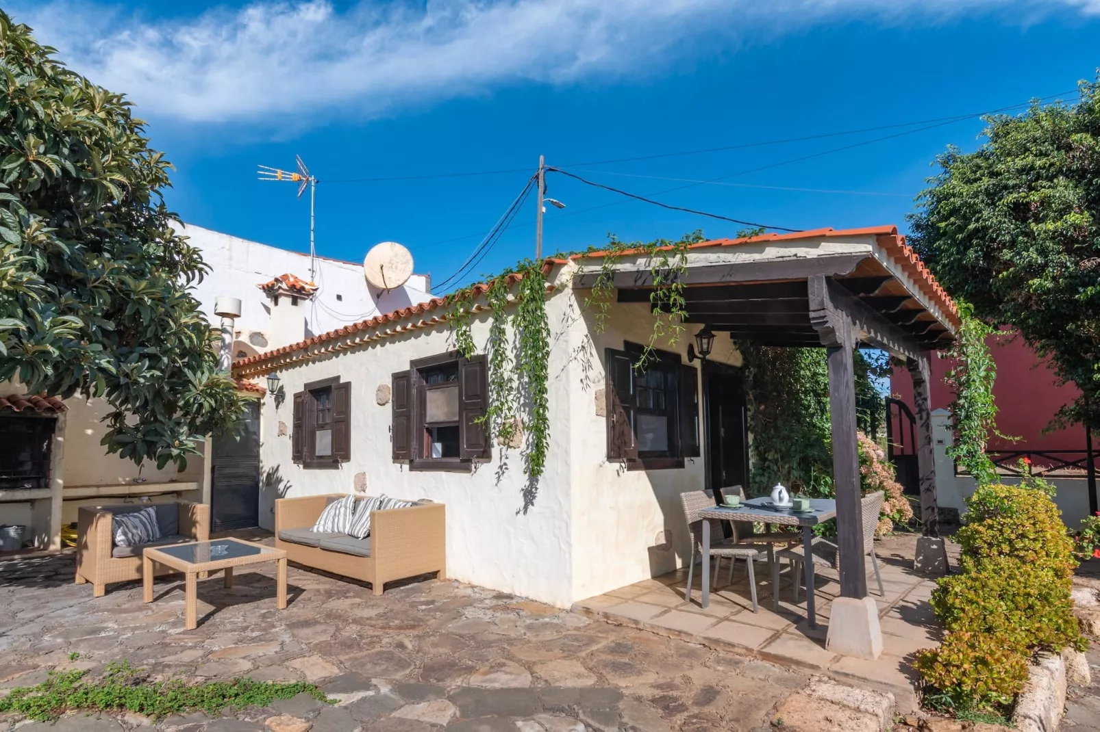 GC0143 Mi Perlita-Exterior summer