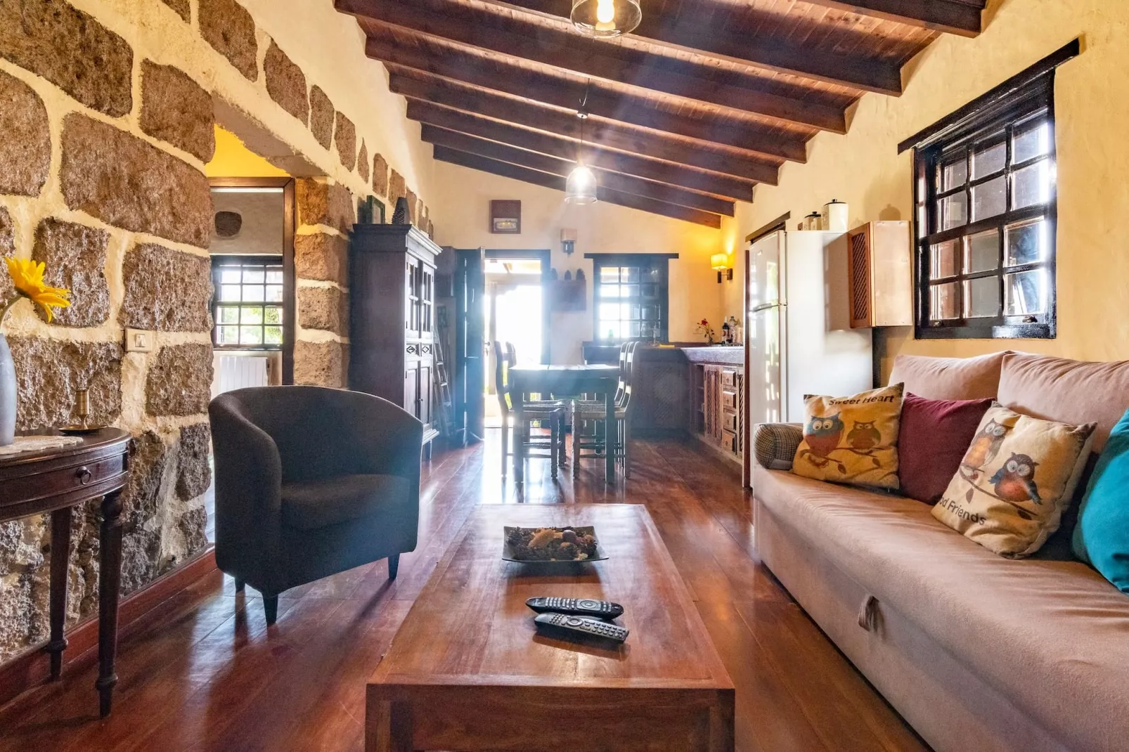 GC0143 Mi Perlita-Living room