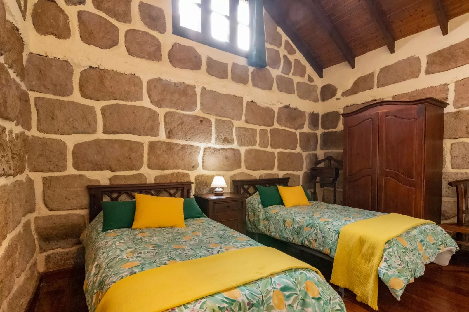 GC0143 Mi Perlita-Bedroom