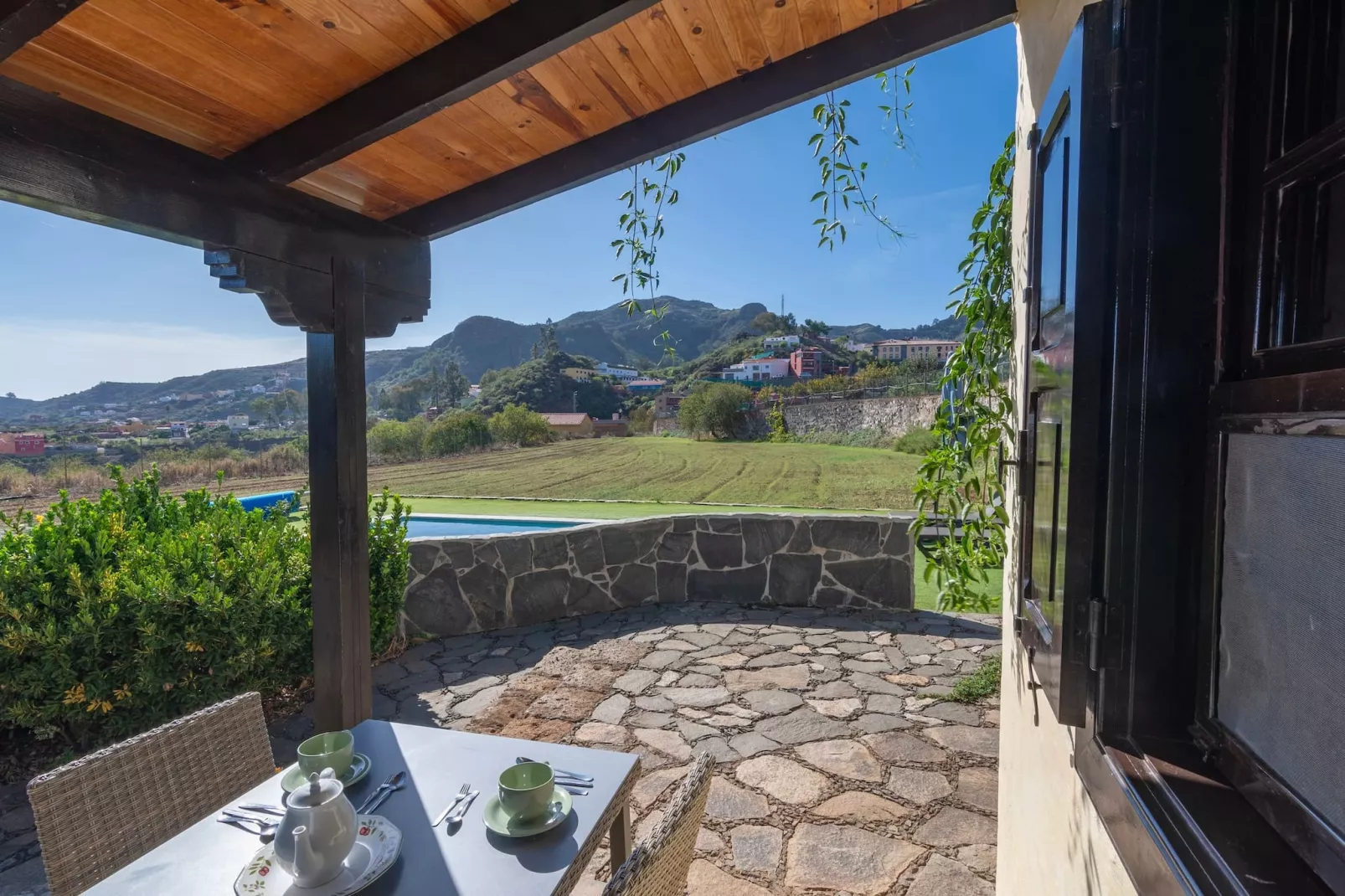 GC0143 Mi Perlita-Terrace balcony